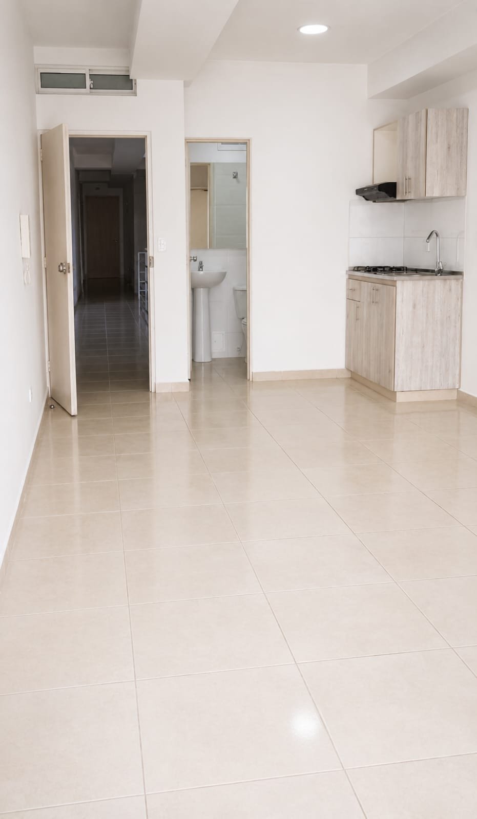 d9a8a7d2-f42b-4c8e-b14c-bdc68a66f281 Apartaestudio en Arriendo en El Limonar, Cali