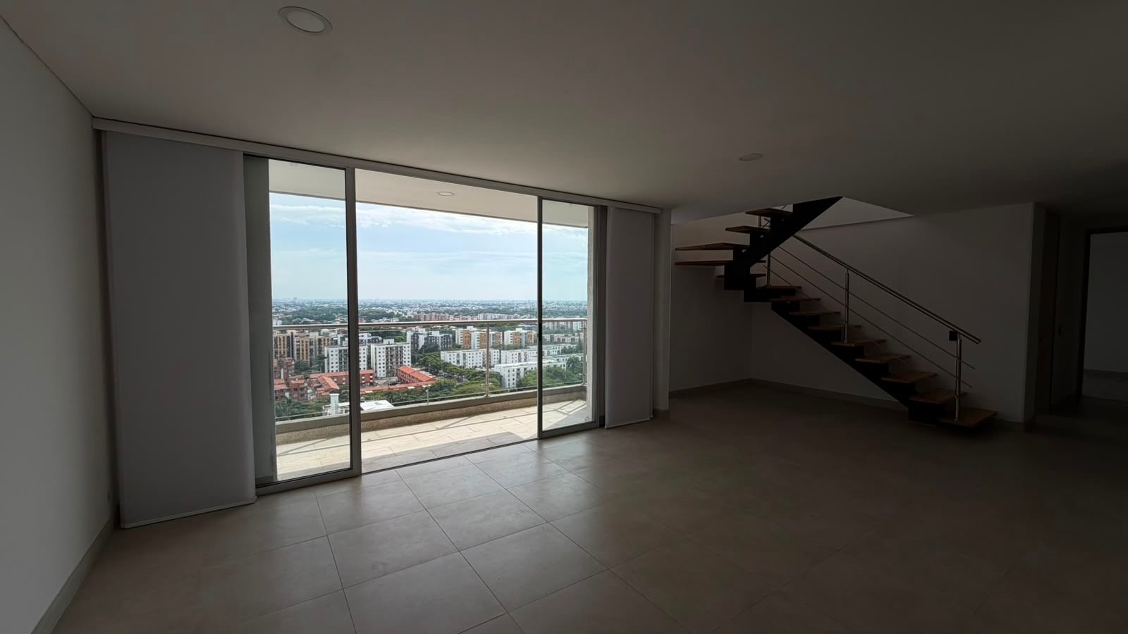 e1d853c7-7686-48b8-8213-dee10b0059d2 Arrienda Penthouse duplex valle del lili