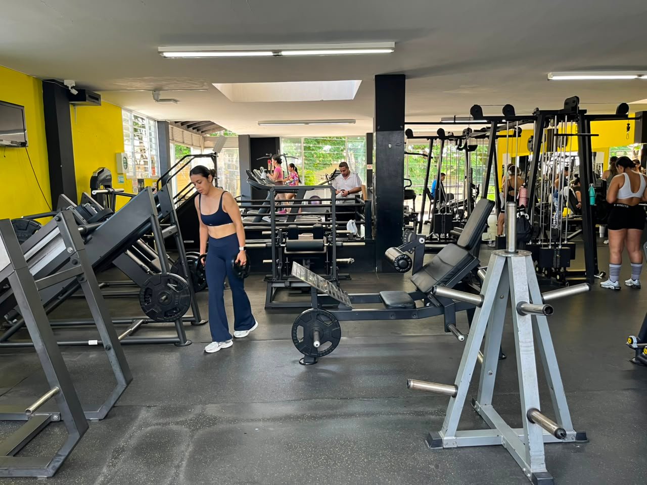 e86ef363-3098-4a38-8fce-0d86a77d3e18 Venta Propiedad Comercial en Roldanillo, Valle del Cauca – 628,75 m² Construidos