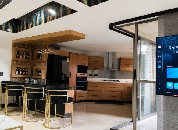 Apartamento amoblado en arriendo en Sabaneta 127 m² recién remodelado