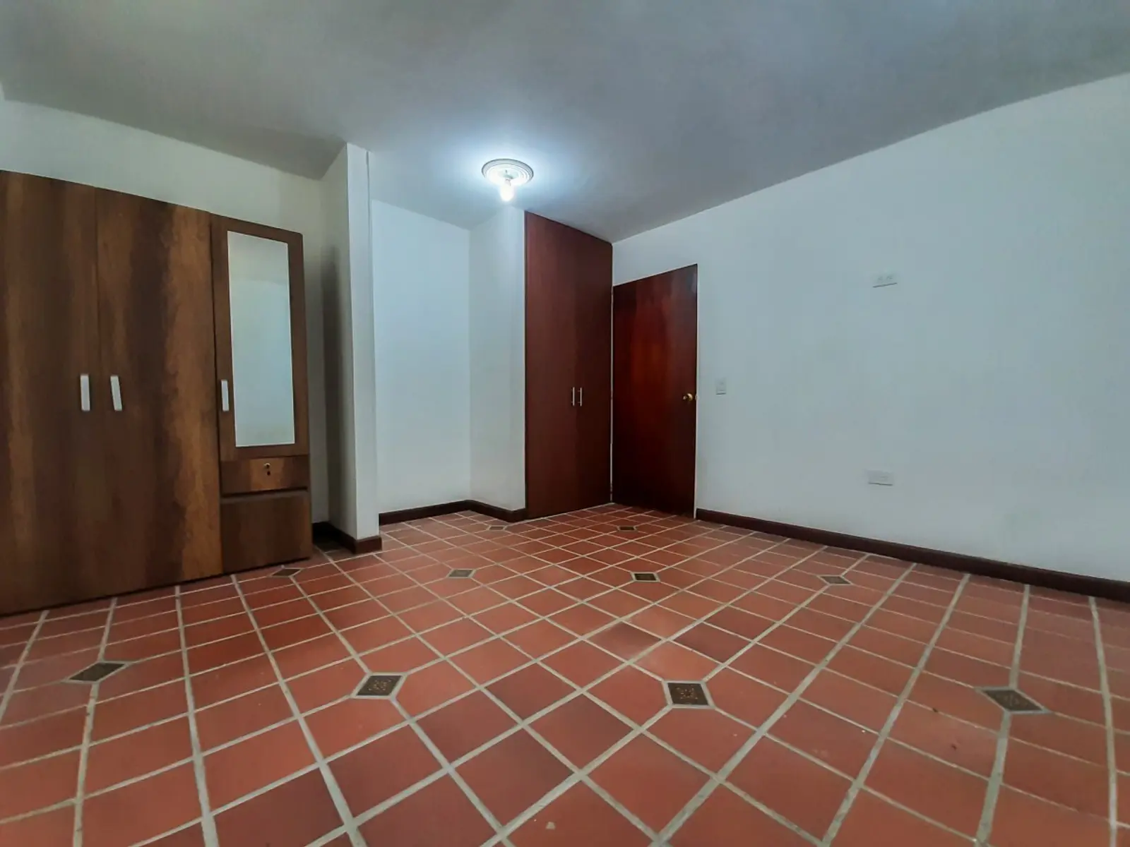th.outside1200x1200.6a453ac5070f3_infocdn__a20b5a01-e7ea-4789-9608-b3f836f8a4fd Apartamento en Arriendo en El Poblado, Envigado
