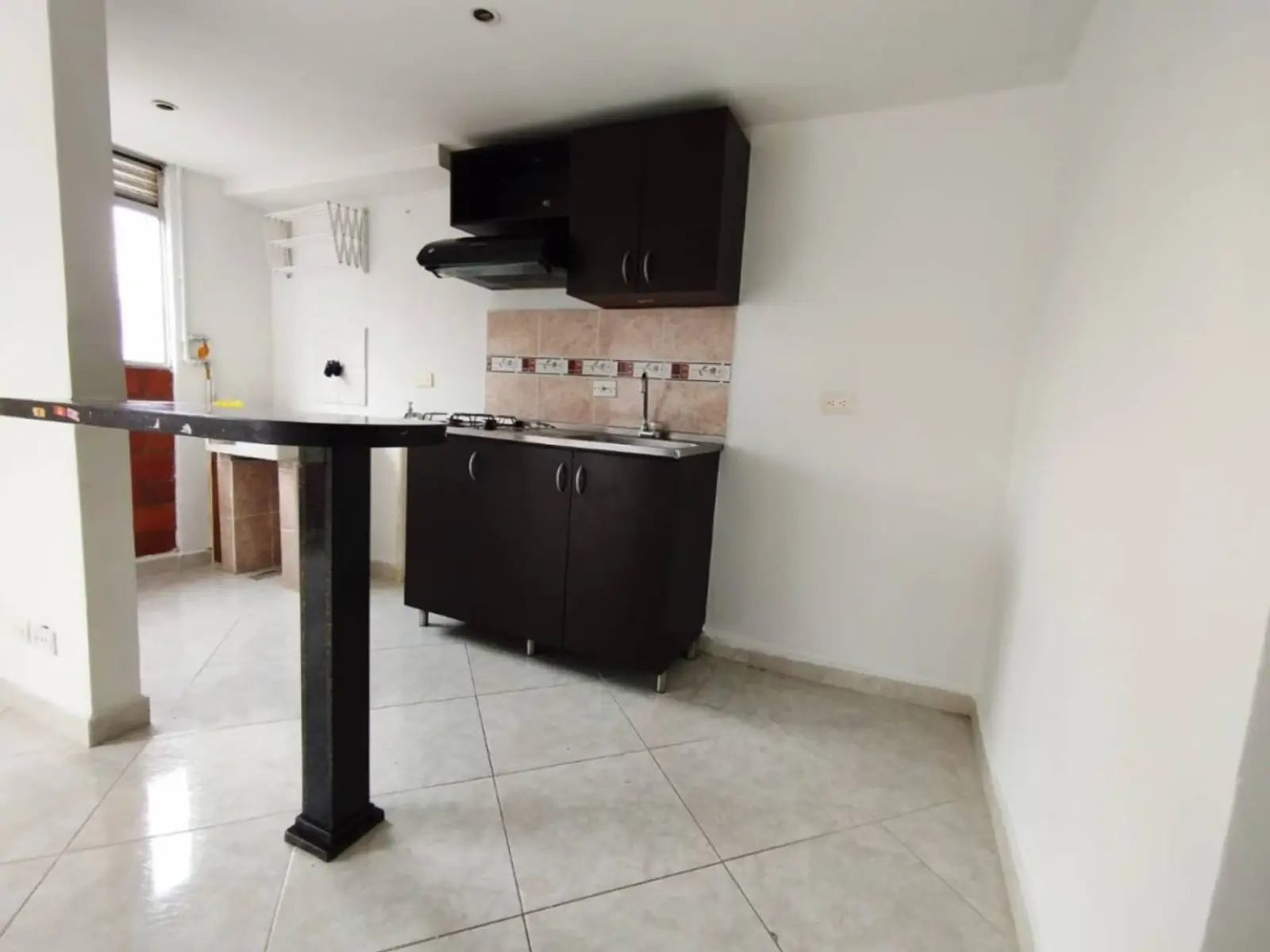 th.outside1200x1200.6a47c1b0e7bb5_infocdn__6eb5da83-422e-4452-bba6-90ff7dc4f2a9 Apartamento en Arriendo en Laureles, Medellín