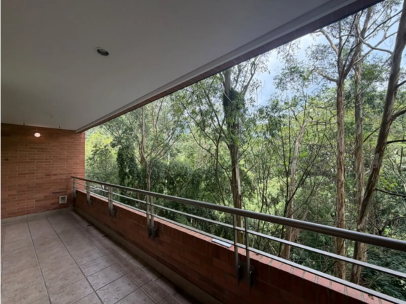 Apartamento en Arriendo en Loma de los Gonzalez, Medellín