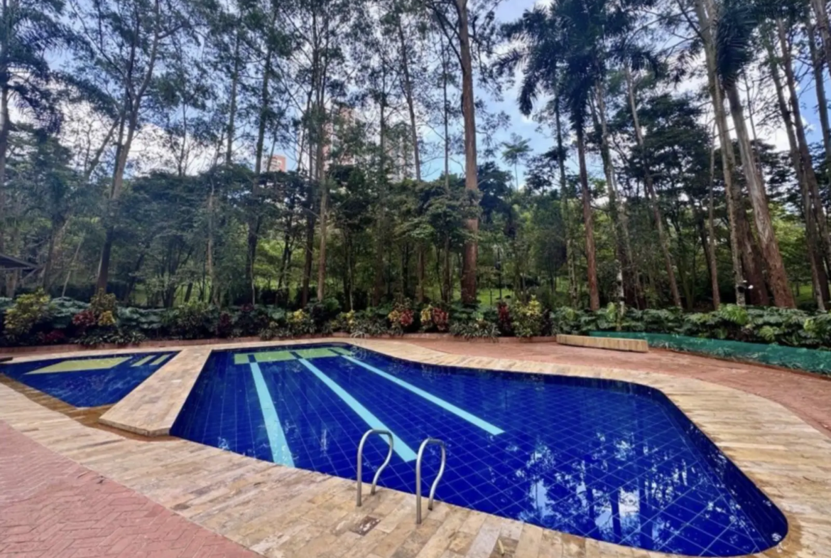 Apartamento en Arriendo en Loma de los Gonzalez, Medellín