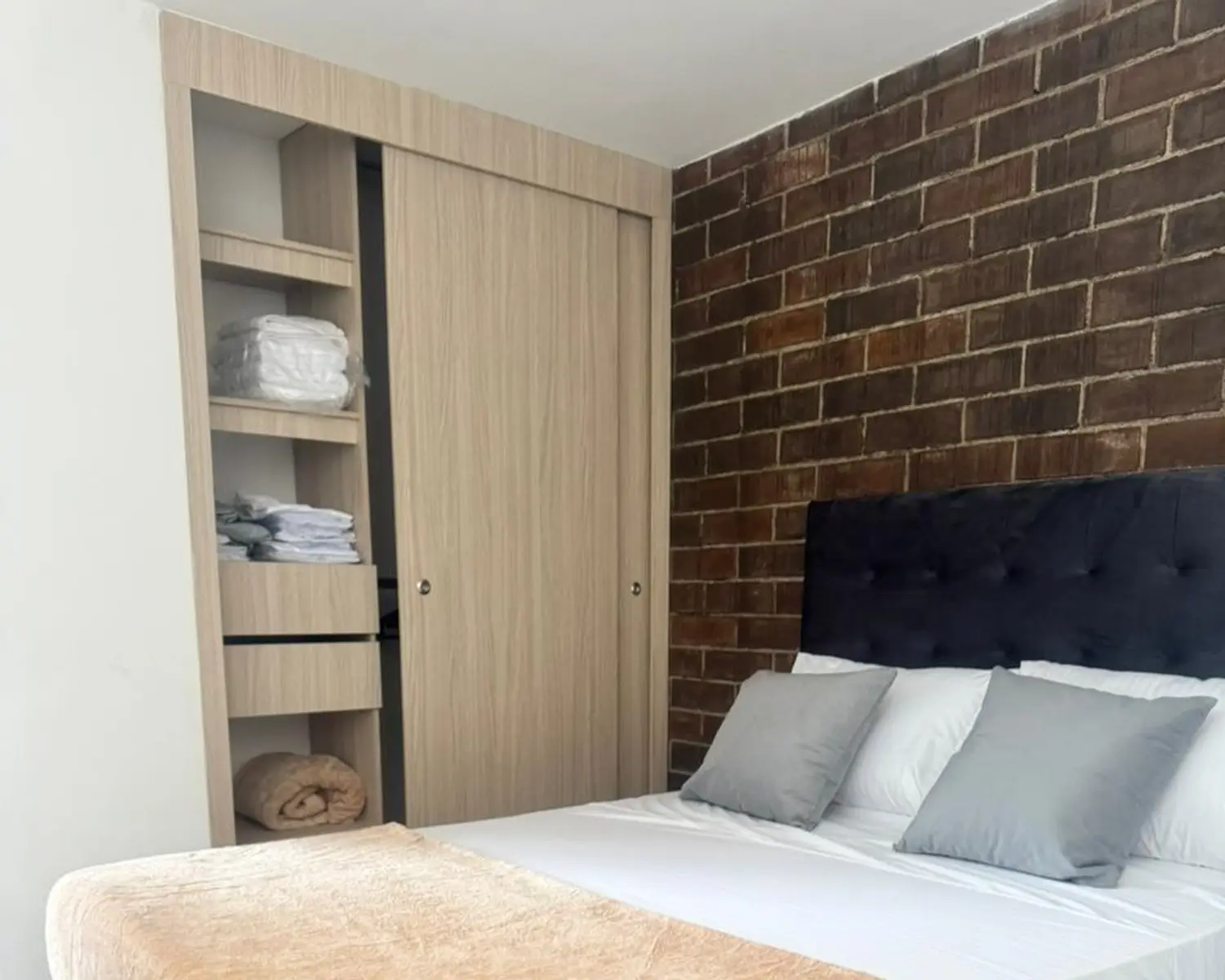 th.outside1200x1200.6a4925cc60861_infocdn__hskowx2gczmrolltzj0huylyblzswyuu19ndwlvjjpg Apartamento en Arriendo en Sabaneta