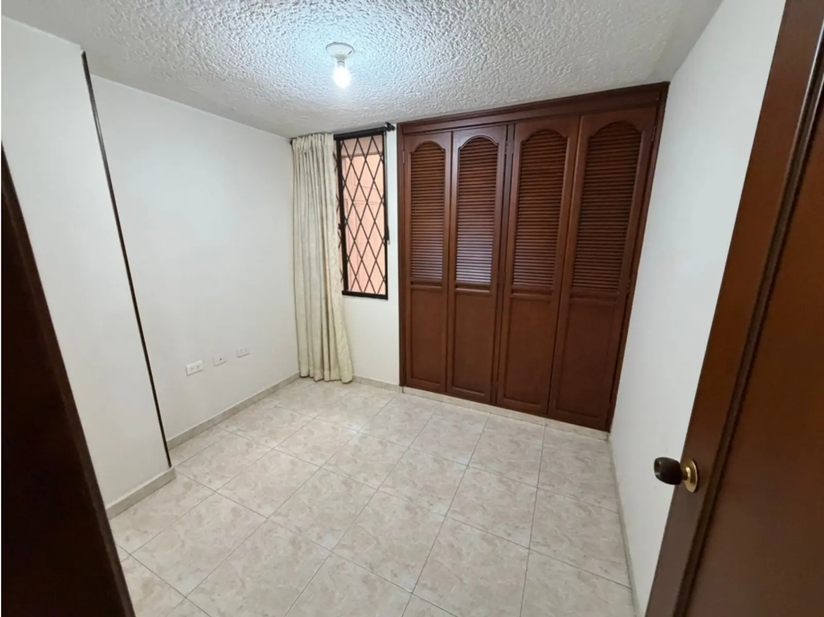 th.outside1200x1200.6a494a4cbf9d5_infocdn__gr46338220260704121512jpg Apartamento en Arriendo en Sotomayor, Bucaramanga