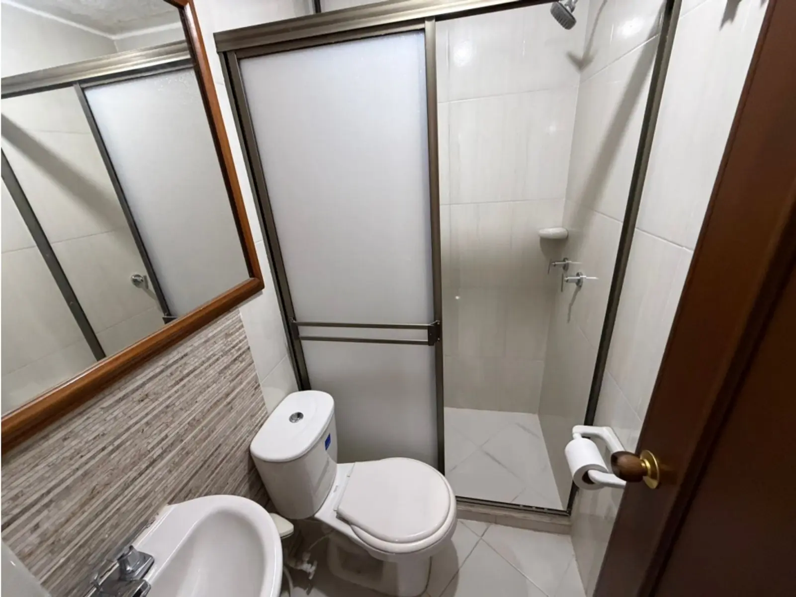 th.outside1200x1200.6a494a4f153c3_infocdn__gr46338720260704121612jpg Apartamento en Arriendo en Sotomayor, Bucaramanga