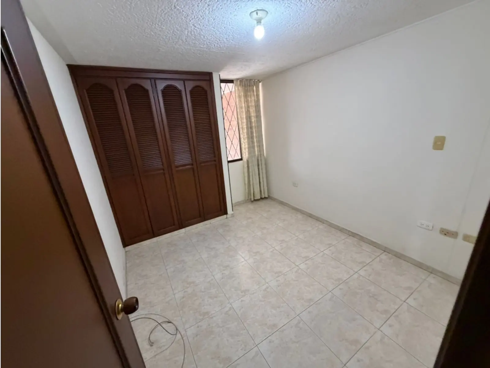 th.outside1200x1200.6a494a4fcd9dc_infocdn__gr46338820260704121612jpg Apartamento en Arriendo en Sotomayor, Bucaramanga