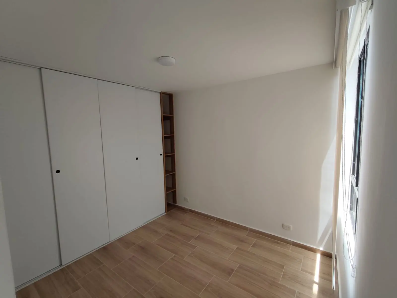 th.outside1200x1200.6a4a870fc8273_infocdn__9cwrhchanekdaui7ka88y334qqq5ykqxpgvqbp5ijpg Apartamento en Arriendo en Lagos de Torca, Bogotá