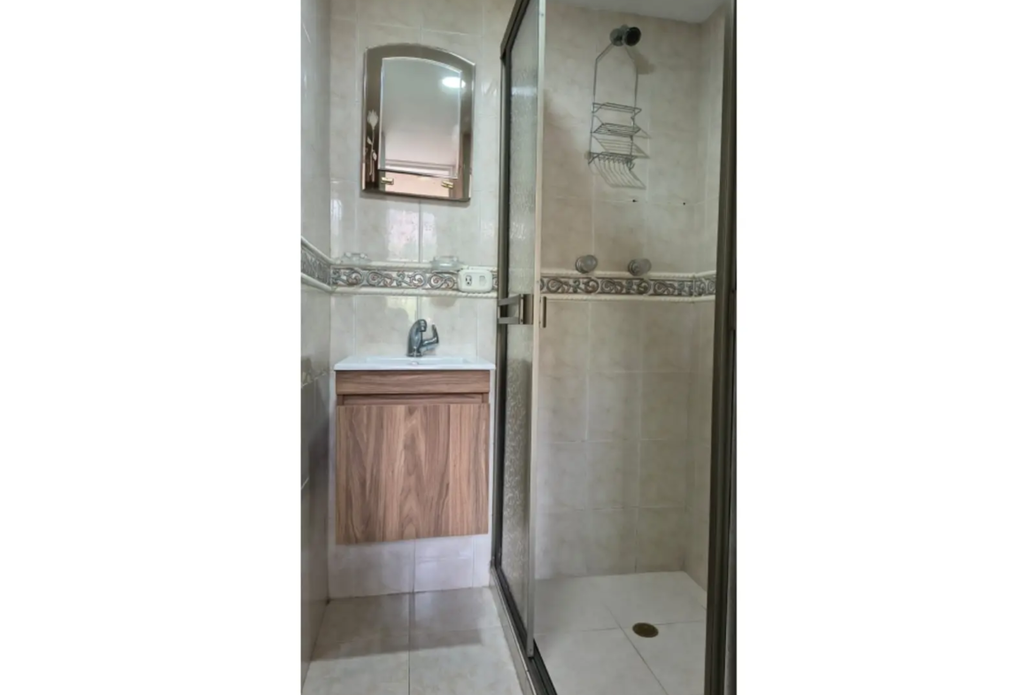 Apartamento en Arriendo en Loma De San Julian, Medellín