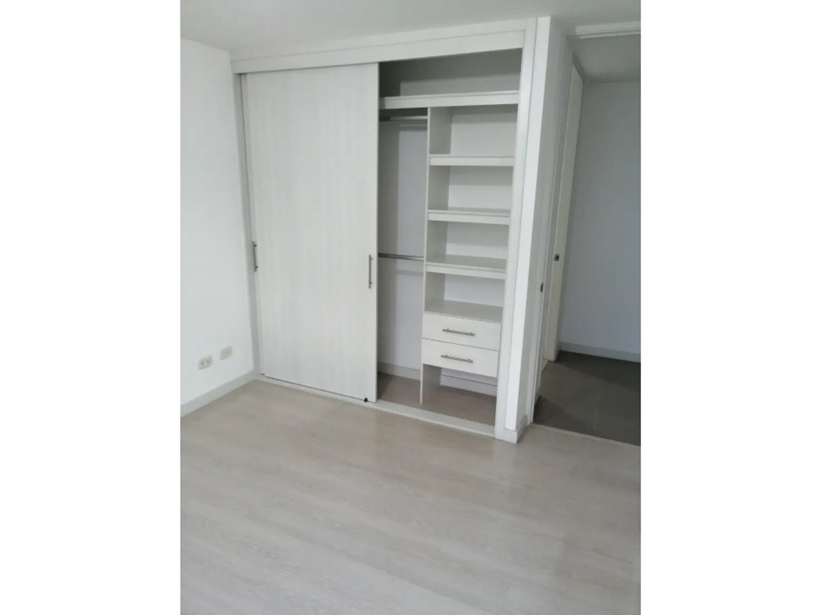 th.outside1200x1200.6a4af007432c1_infocdn__gr203084220260702060551jpg Apartamento en Arriendo en Castropol, Medellín