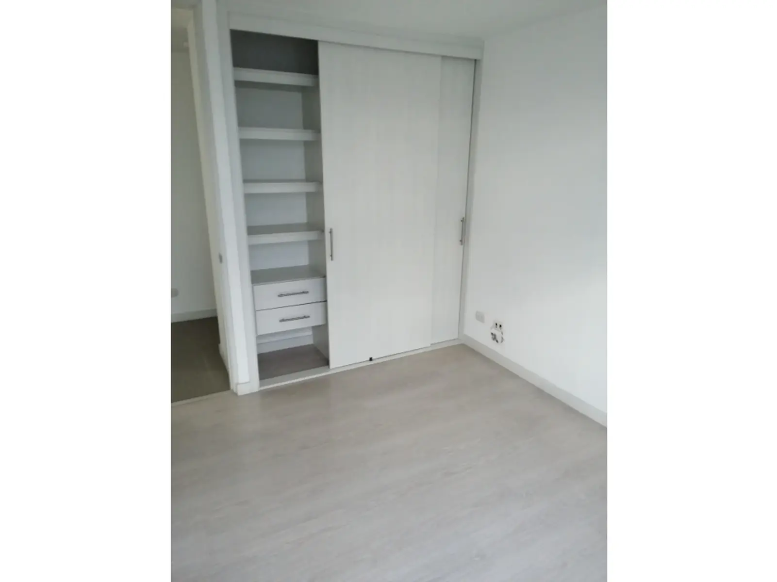 th.outside1200x1200.6a4af007e8470_infocdn__gr203084320260702060552jpg Apartamento en Arriendo en Castropol, Medellín