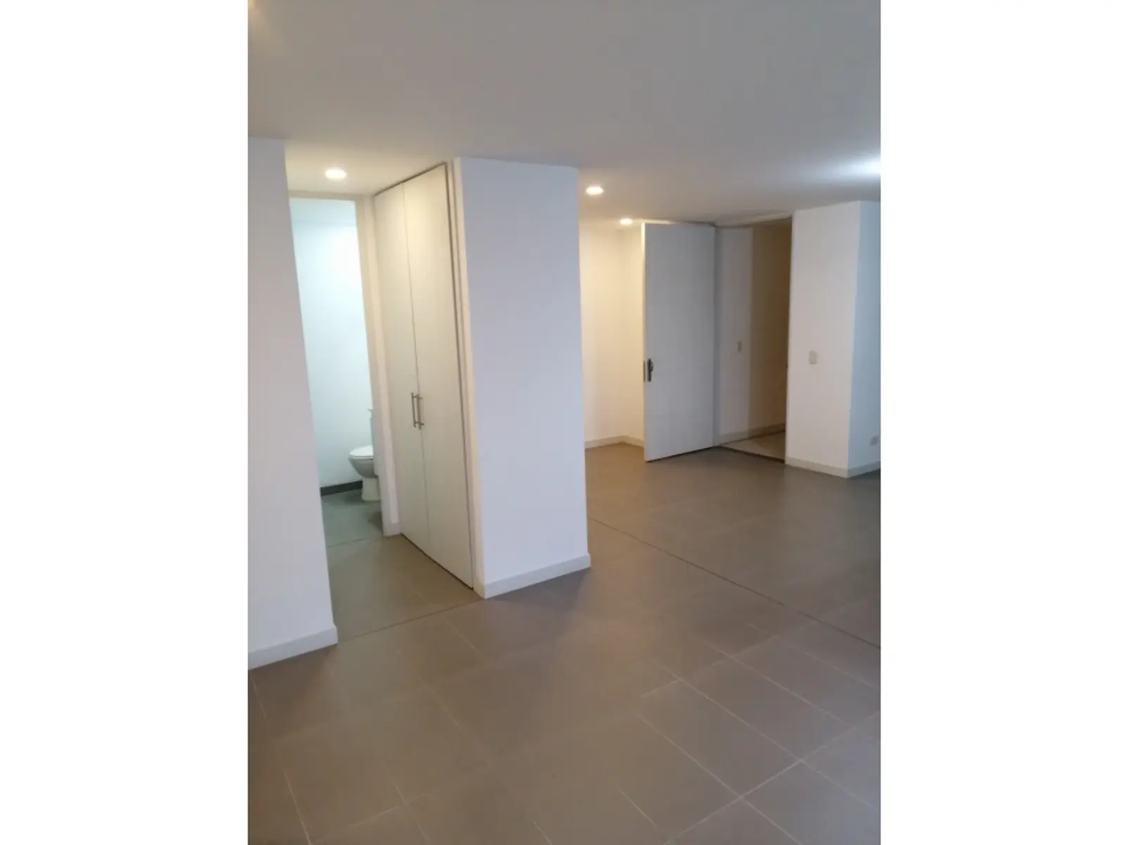 th.outside1200x1200.6a4af00885943_infocdn__gr203084420260702060553jpg Apartamento en Arriendo en Castropol, Medellín