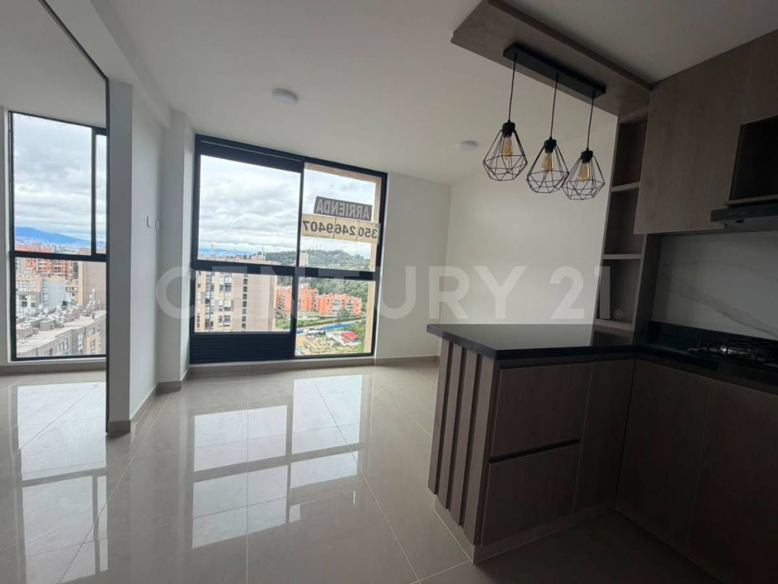 th.outside1200x1200.6a4e779be5f75_infocdn__6a4d6be3a758fjpg Apartamento en Arriendo en Colina Campestre, Bogotá