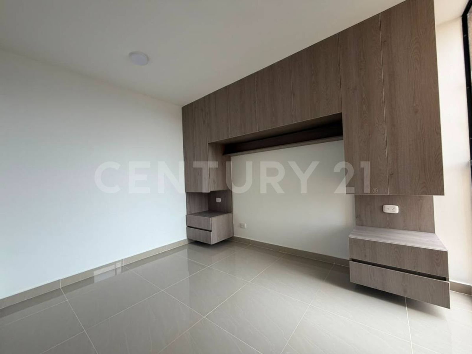 th.outside1200x1200.6a4e779cb6428_infocdn__6a4d6c10623fajpg Apartamento en Arriendo en Colina Campestre, Bogotá