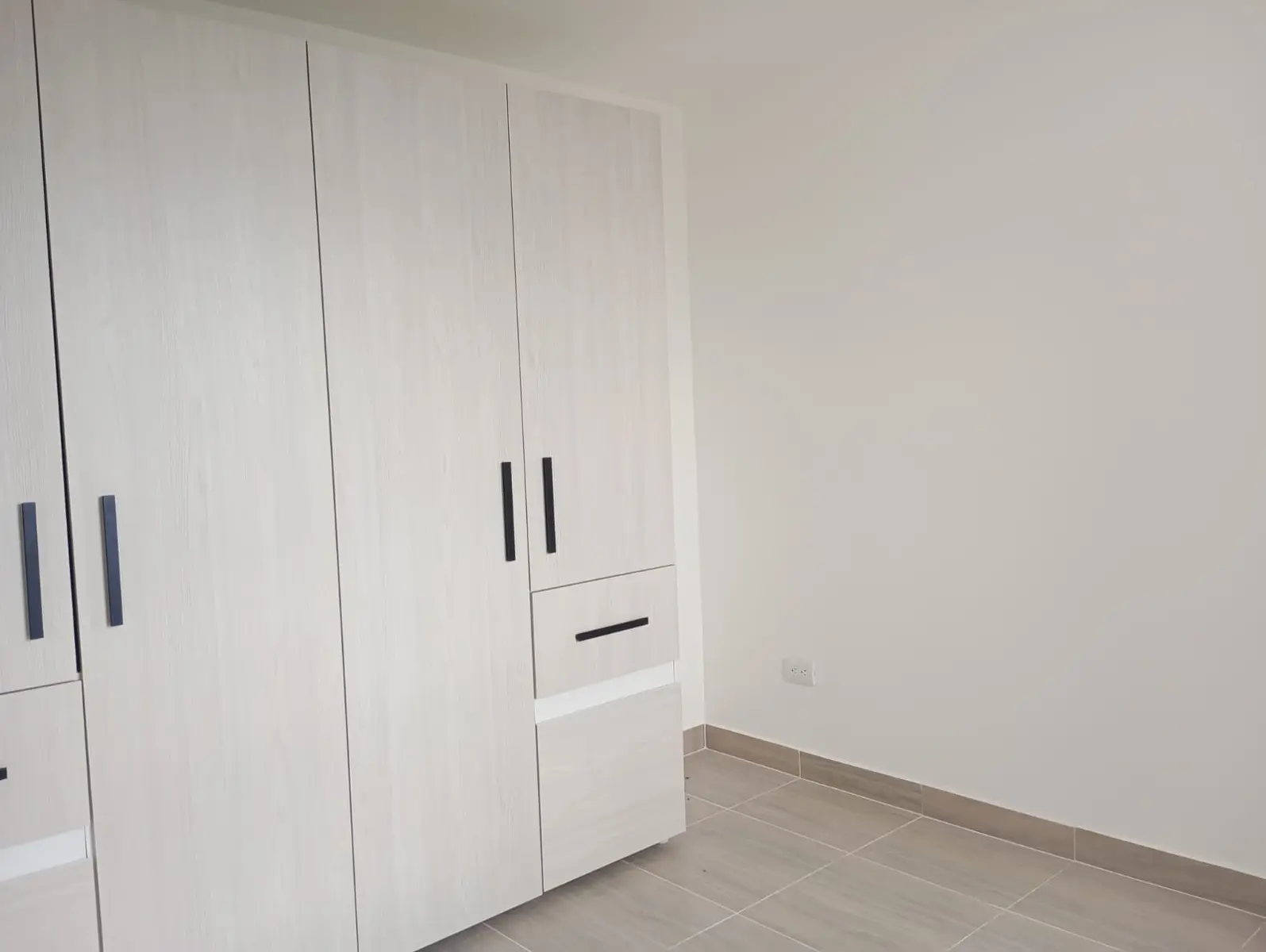 th.outside1200x1200.6a4fc0da6562d_infocdn__kha8qhwmmvhimiy8jqdnhpndciobsyo1w9569jf5jpg Apartamento en Arriendo en Los alcazares, Manizales