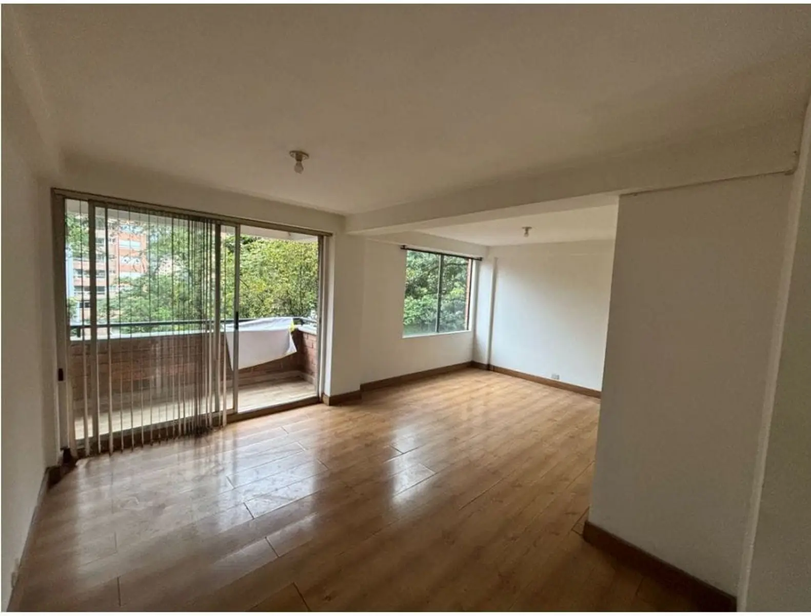 th.outside1200x1200.6a5248f407c0d_infocdn__515302-3-1783777292jpg Apartamento en Arriendo en Loma Benedictinos, Envigado