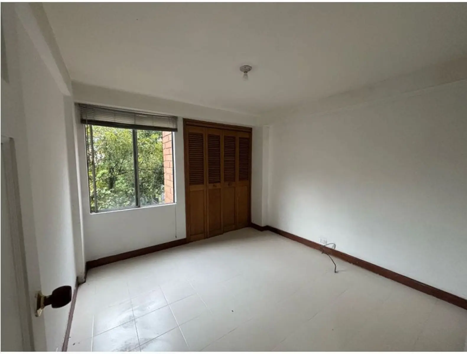 th.outside1200x1200.6a5248f4591a5_infocdn__515302-5-1783777293jpg Apartamento en Arriendo en Loma Benedictinos, Envigado
