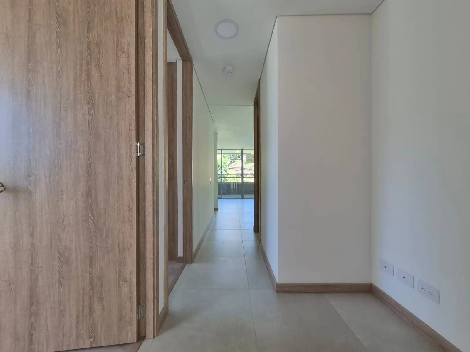th.outside1200x1200.6a52574d24cb7_infocdn__m5vrik7vlzfsytluupqryk3q1675twnsfy1j2viujpg Apartamento en Arriendo en Sabaneta