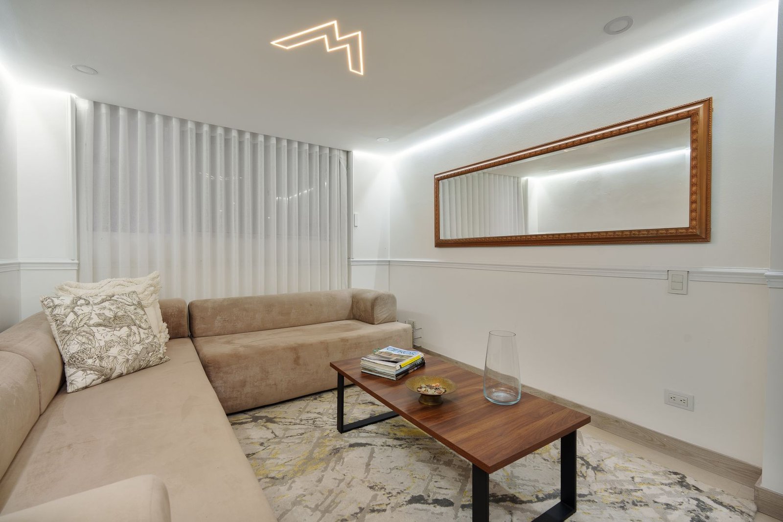 th.outside1200x1200.6a539f4f7f0a0_infocdn__ohnz61c5l5s2sqasjz3asipv66att0p2pmxr8xyojpg Apartamento en Arriendo en Laureles, Medellín