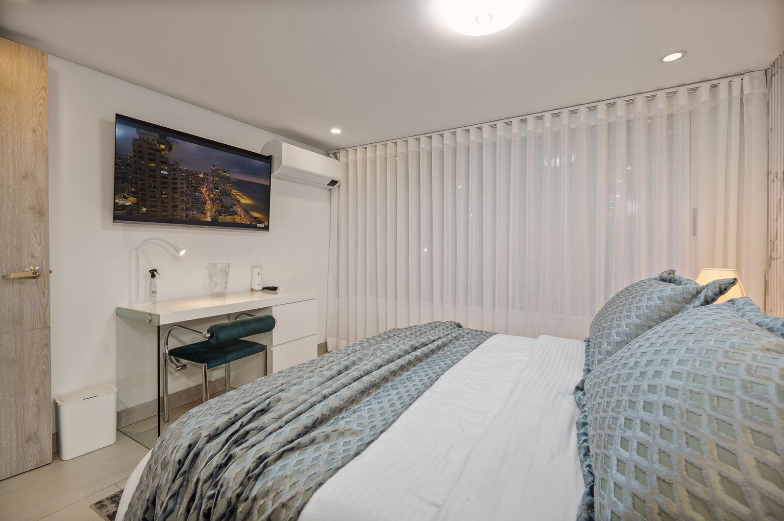 th.outside1200x1200.6a539f560f81b_infocdn__a9gtf0dvsv9bhtbwmixcd4s8d3b5imtcydd8exswjpg Apartamento en Arriendo en Laureles, Medellín