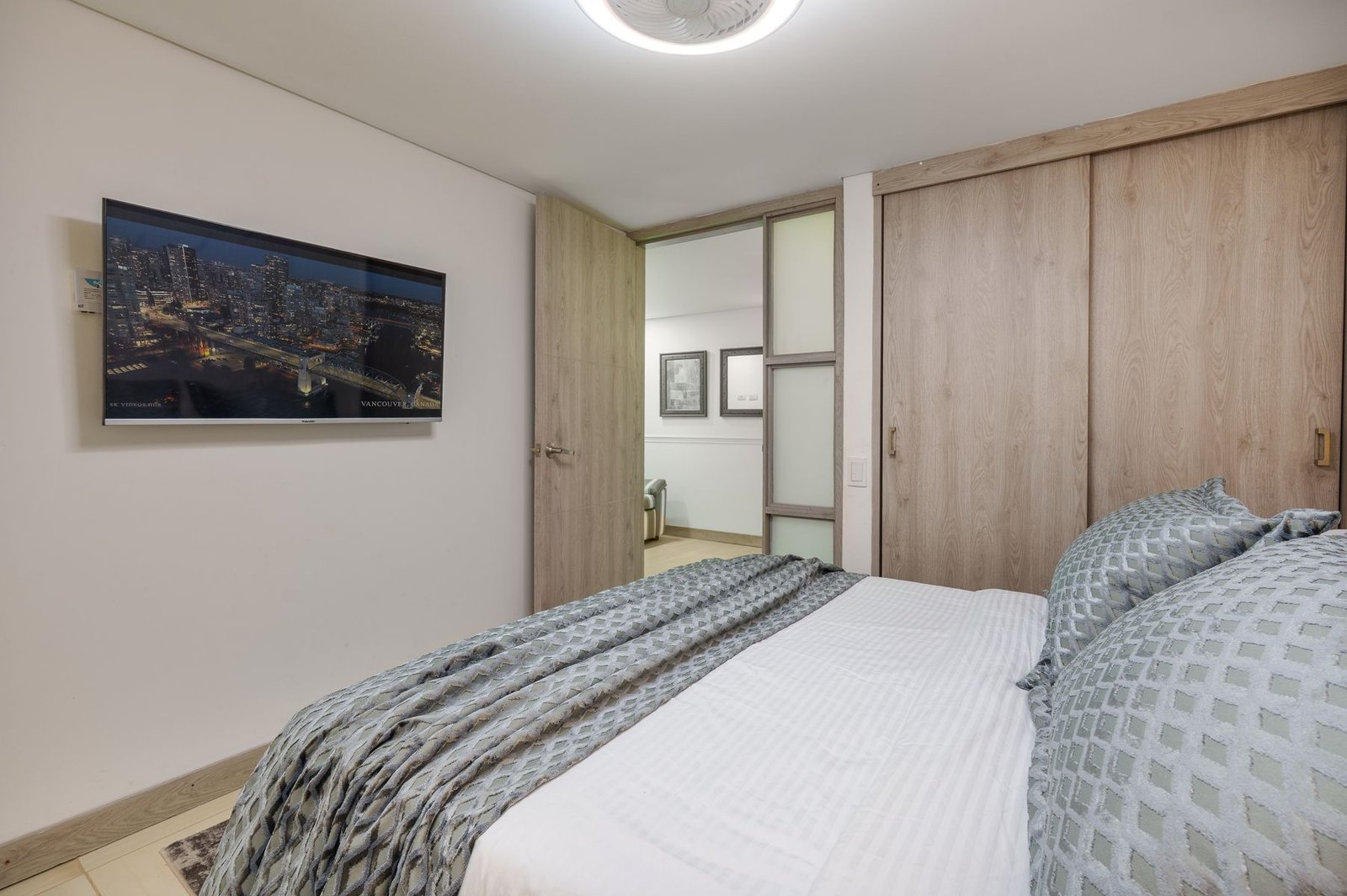 th.outside1200x1200.6a539f676af2e_infocdn__sbdf5iglgivj20yfclcuze2ayp2ajlzpastgcukwjpg Apartamento en Arriendo en Laureles, Medellín