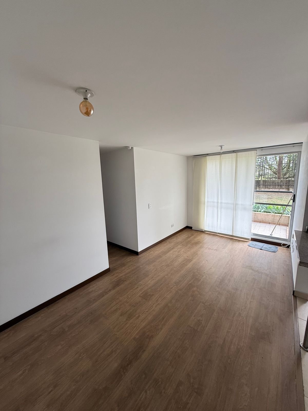 th.outside1200x1200.6a5501ba0c56c_infocdn__fmebyerha156j9wmjlpv7fjrbrmejwifrlzmxo3mjpg Apartamento en Arriendo en San jose, Mosquera