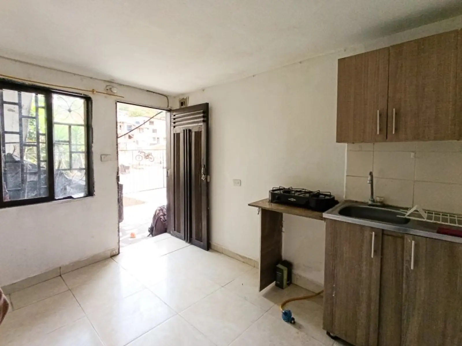 th.outside1200x1200.6a5645965692c_infocdn__foto-104980-890930984-2825765964-ssjpg Apartamento en Arriendo en Paris, Medellín