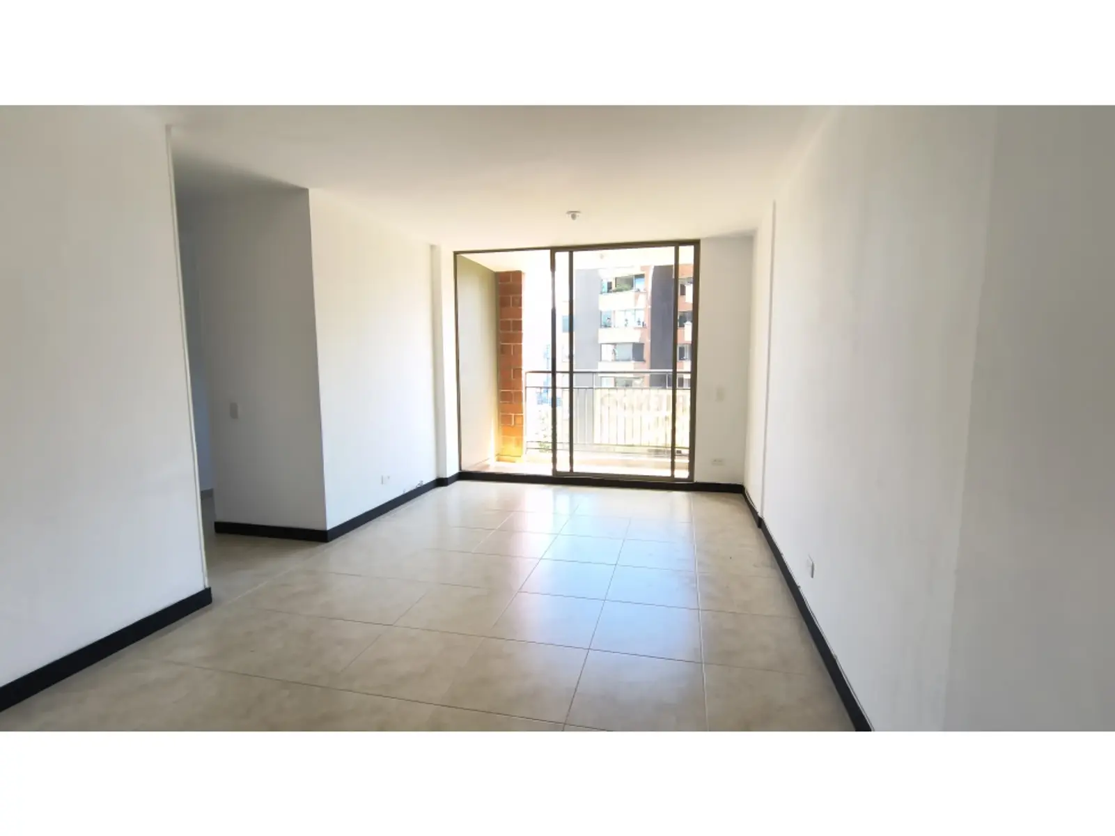 th.outside1200x1200.6a566460b3816_infocdn__gr203084120260714111853jpg Apartamento en Arriendo en Castropol, Medellín