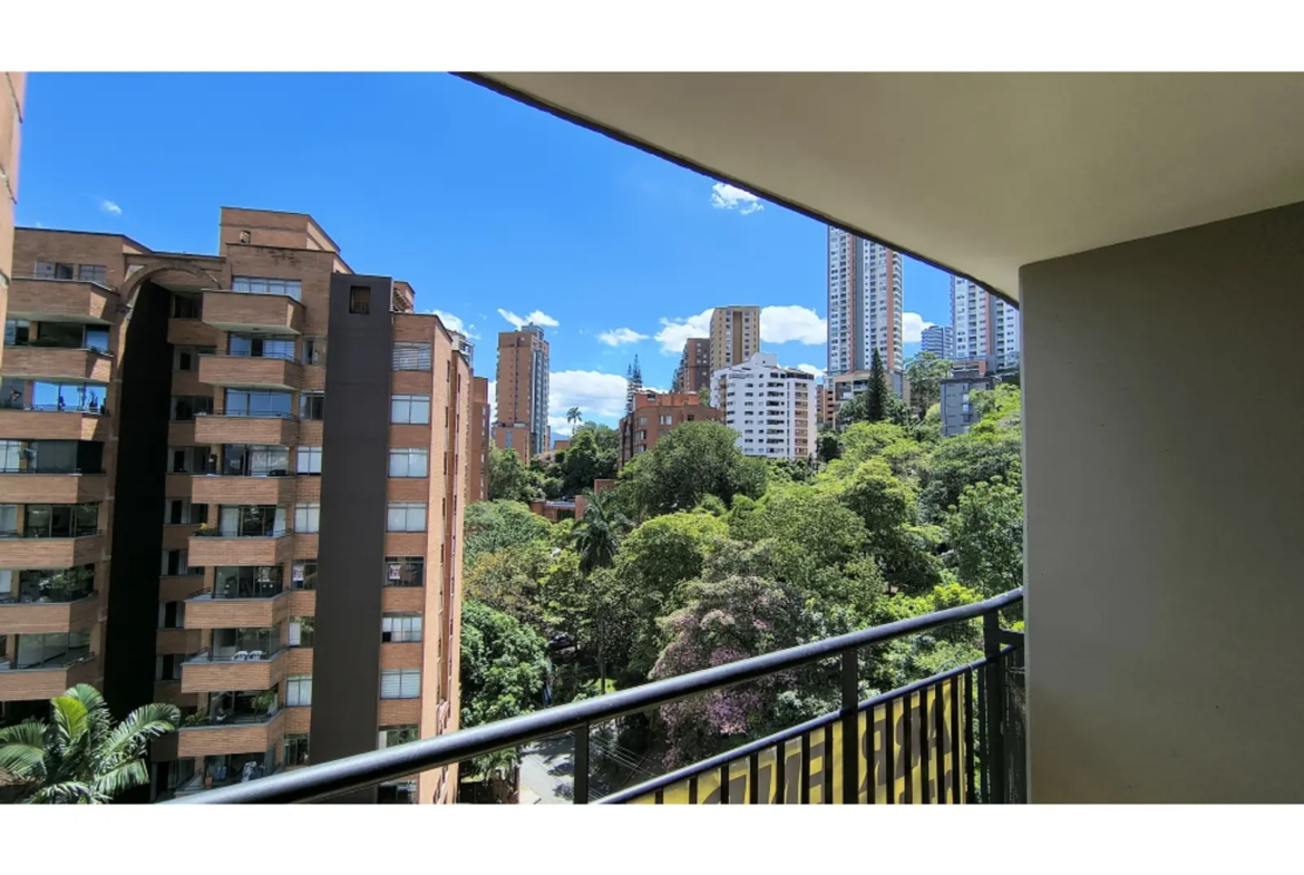 Apartamento en Arriendo en Castropol, Medellín