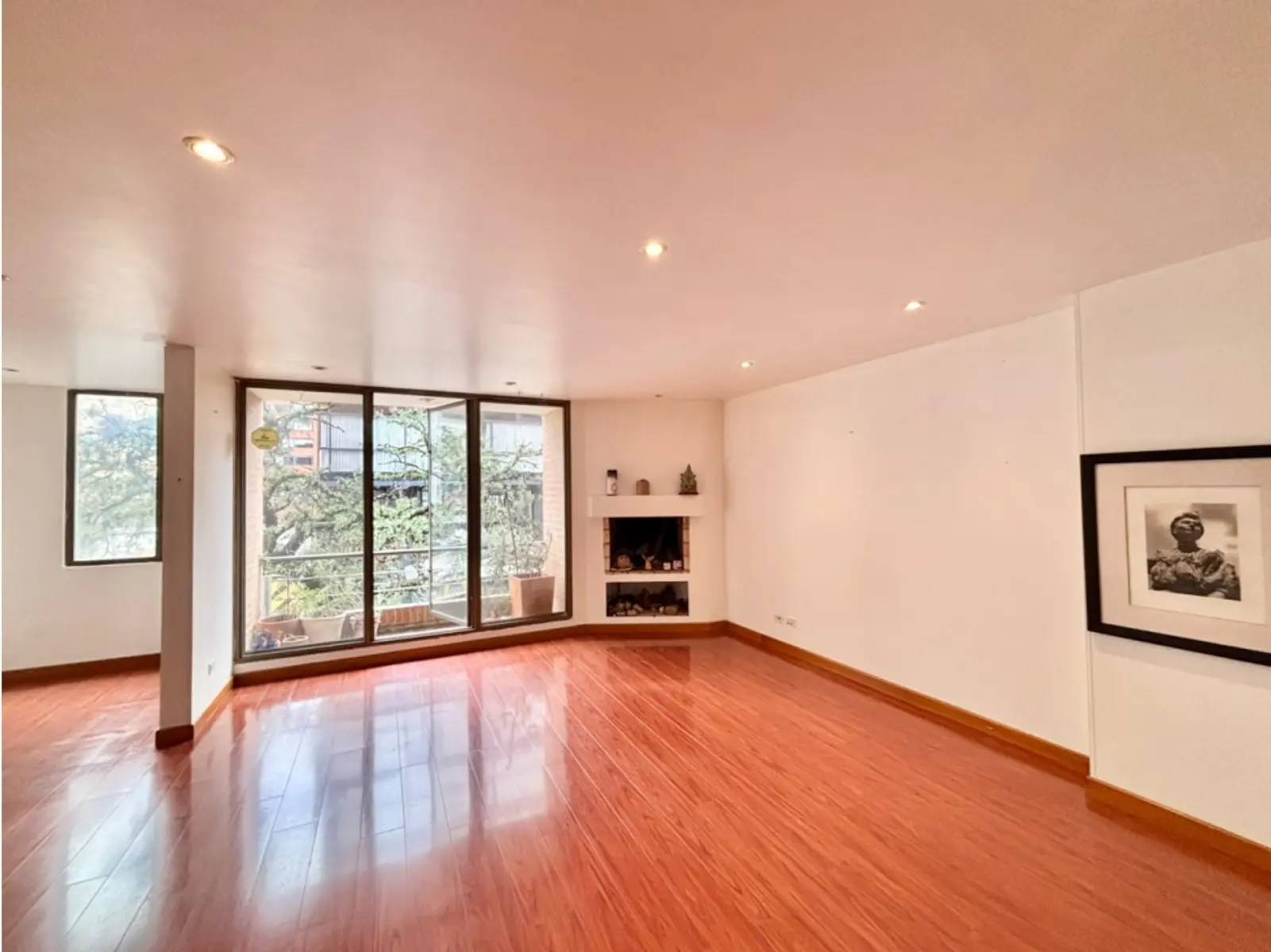th.outside1200x1200.6a56669c166d1_infocdn__gr1958301120260602062538jpg Apartamento en Arriendo en El Virrey, Bogotá