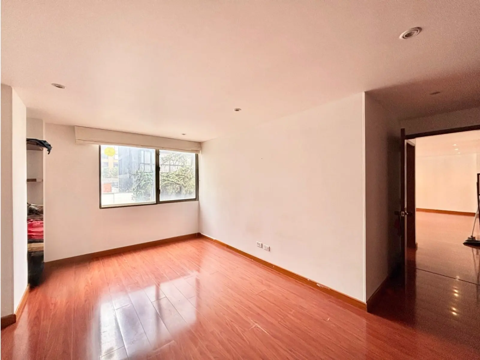 th.outside1200x1200.6a56669d91573_infocdn__gr1958301320260602062540jpg Apartamento en Arriendo en El Virrey, Bogotá