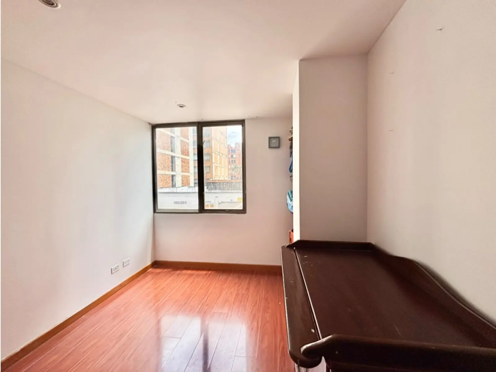 th.outside1200x1200.6a5666a184463_infocdn__gr1958301820260602062610jpg Apartamento en Arriendo en El Virrey, Bogotá