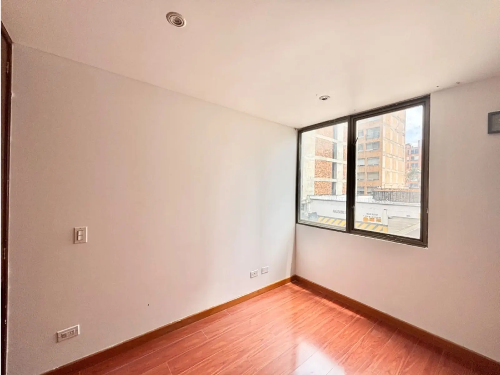 th.outside1200x1200.6a5666a25cad0_infocdn__gr1958301920260602062611jpg Apartamento en Arriendo en El Virrey, Bogotá