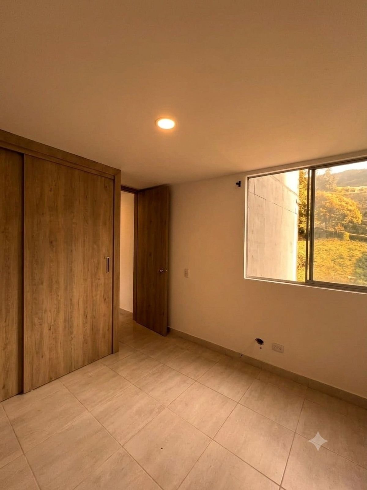 th.outside1200x1200.6a56757b08879_infocdn__ahschuvdsgfemvpxdagayzaumymjgtzxc9smu4s8jpg Apartamento en Arriendo en Medellín