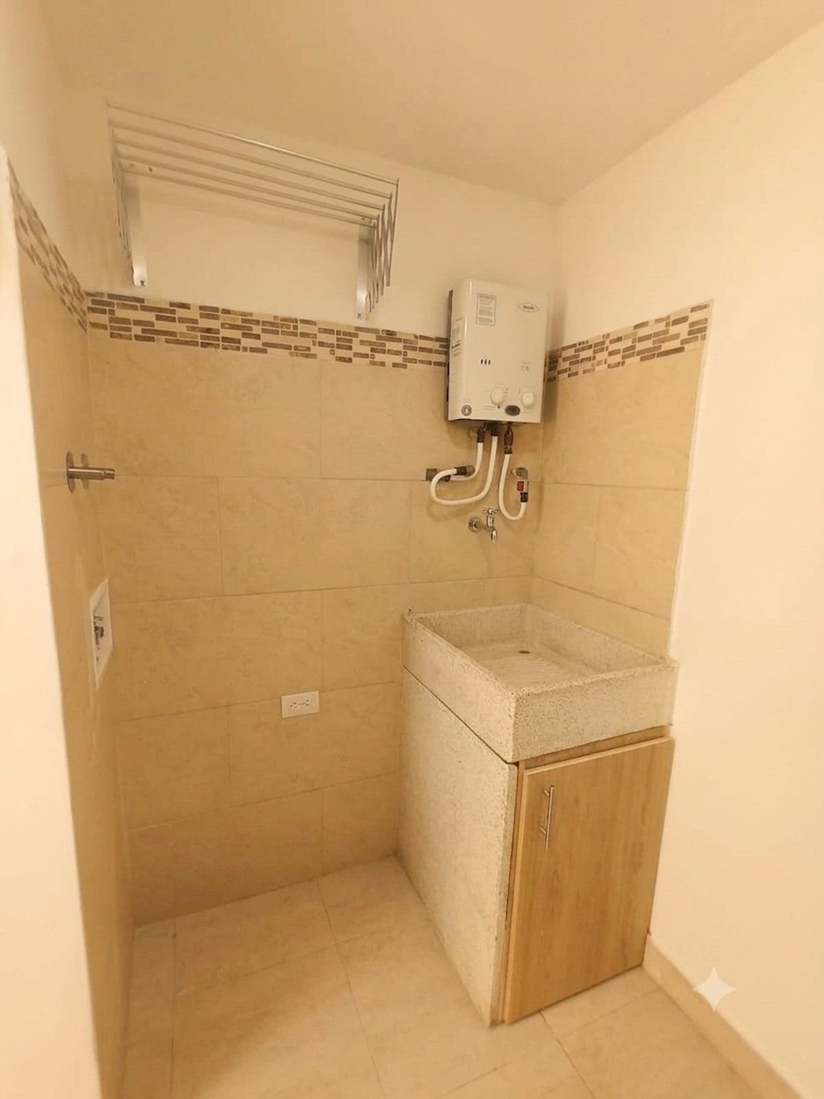 th.outside1200x1200.6a56757b263ba_infocdn__rpc4iiqi9nvdlab8doxgy0finkudxewhovbpmezpjpg Apartamento en Arriendo en Medellín