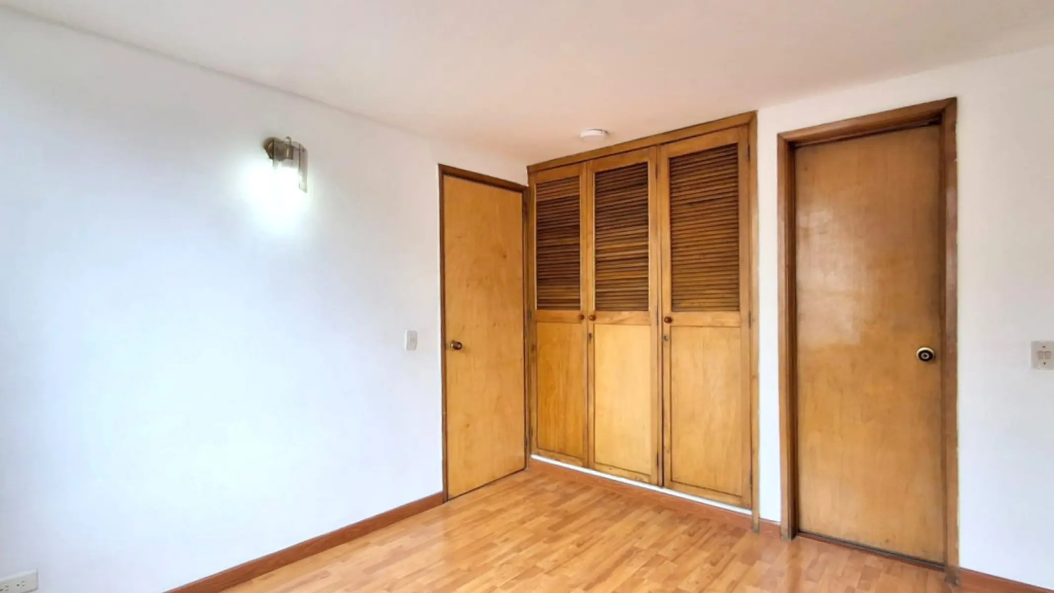th.outside1200x1200.6a5794c441d68_infocdn__25463-5-1783532921jpg Apartamento en Arriendo en Chapinero central, Bogotá