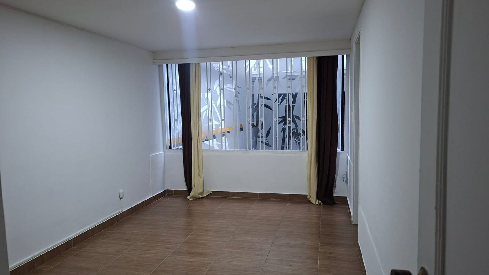 th.outside1200x1200.6a58b279940d3_infocdn__xqtftpwqfcwd4s3xbtnf3cqd6tfegk3rtbb7qexrjpg Apartamento en Arriendo en Chico norte, Bogotá