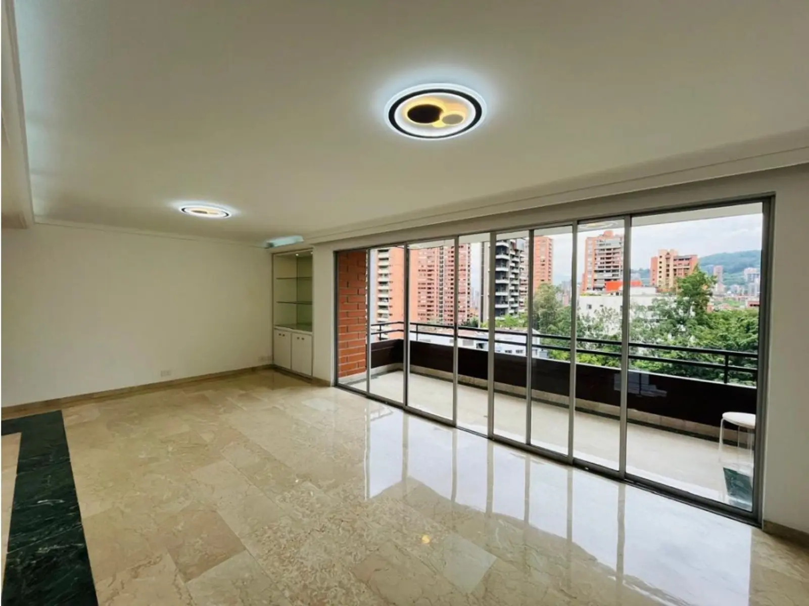 th.outside1200x1200.6a5b8a87ab6c9_infocdn__gr-copia-de-arriendo-apartamento-1784330087-4862-3341jpeg Apartamento en Arriendo en Ciudad del Río, Medellín