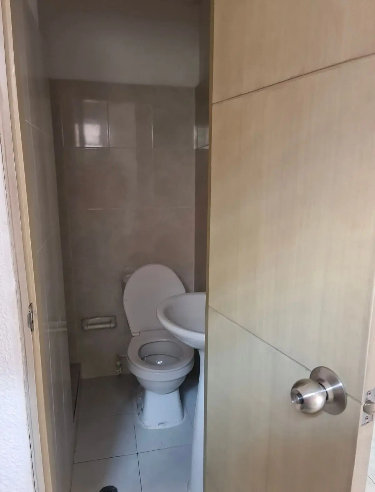 th.outside1200x1200.6a5b8c6689c67_infocdn__culmmufoxwzamfv8zultrf2qsvkvf6duufoig1m4jpg Apartamento en Arriendo en Comuna 12 – cabecera del llano, Bucaramanga