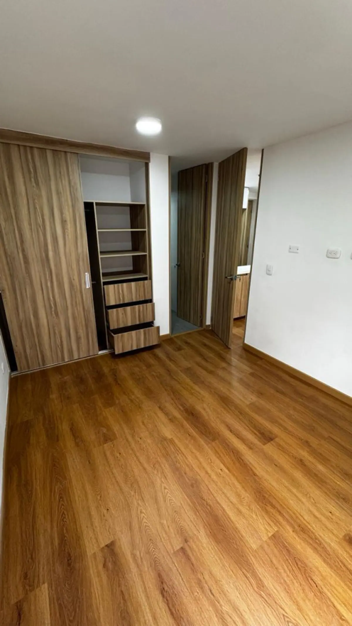 th.outside1200x1200.6a5ce54d4cd6d_infocdn__7321801-1-1784472620-2jpg Apartamento en Arriendo en Colina Campestre, Bogotá