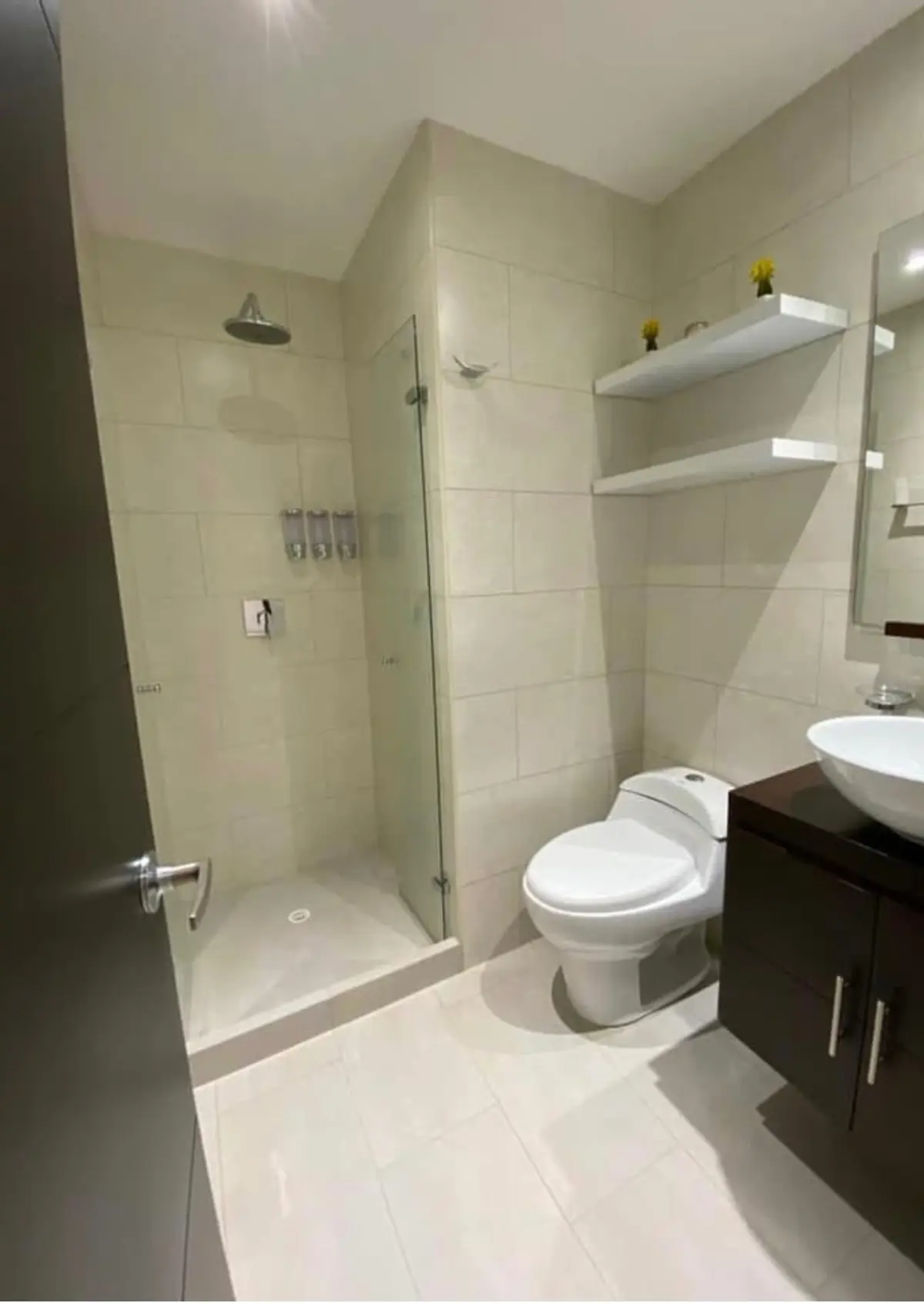 th.outside1200x1200.6a5ce66782586_infocdn__wvyemsurdv6a0u0f996iq6q3uifqsxp1ucj0ekwjjpg Apartamento en Arriendo en Santa Barbara, Bogotá