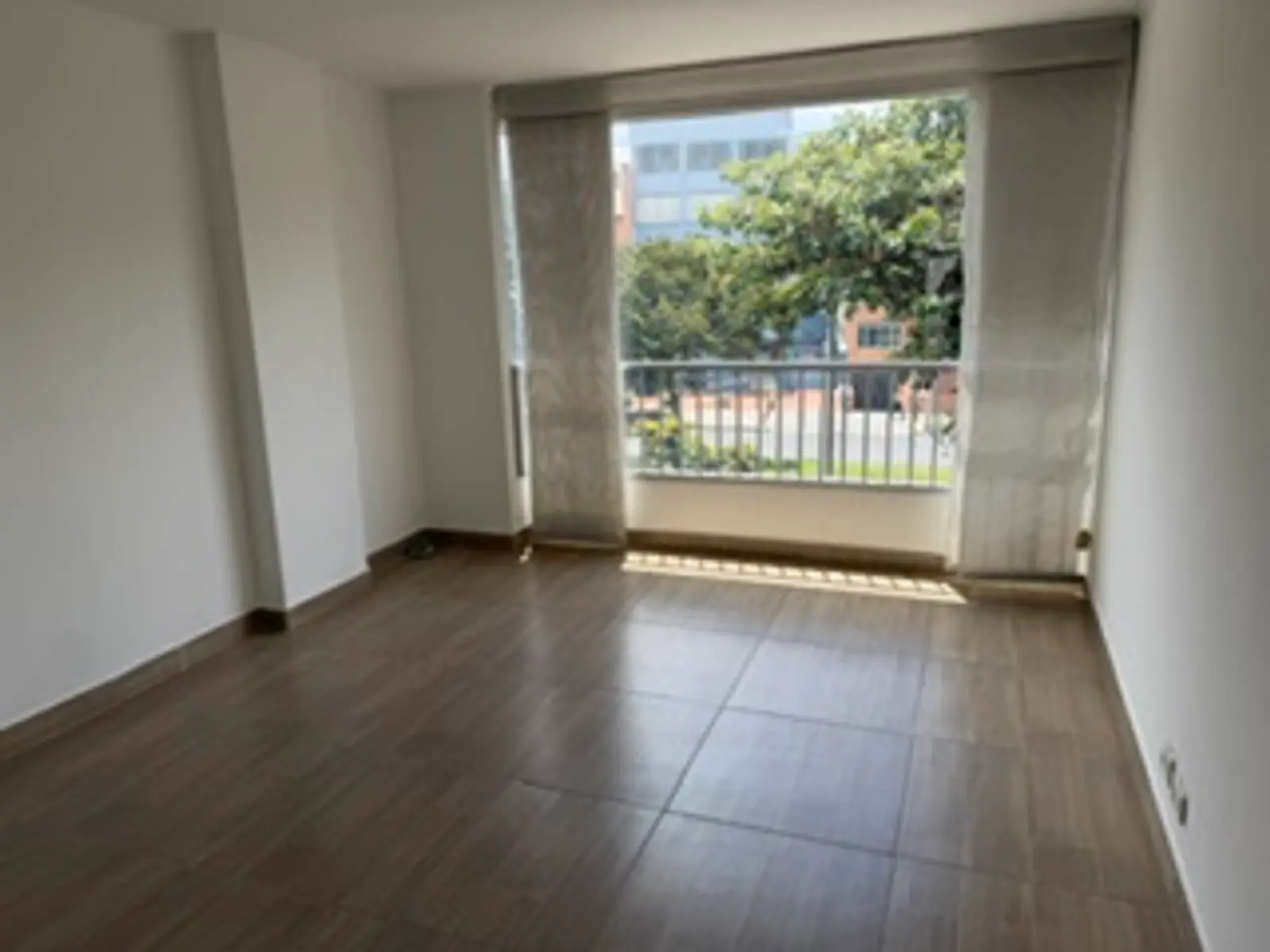 th.outside1200x1200.6a5d786d6acf3_infocdn__xuli5un86mhaodnzx83ijs0ntvzvoa2hdoztgmrrjpg Apartamento en Arriendo en Santa barbara central, Bogotá