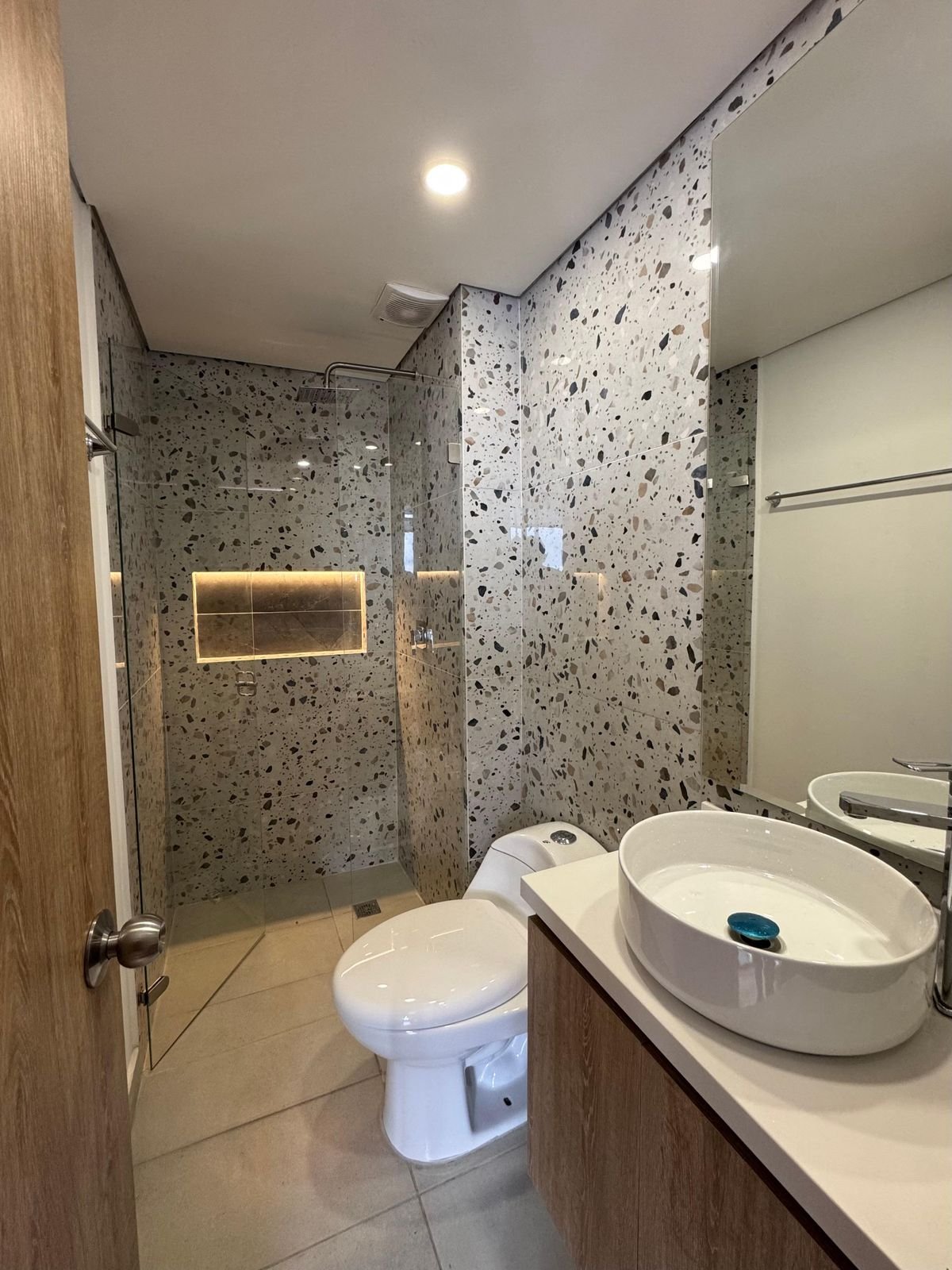 th.outside1200x1200.6a5e38b149b4c_infocdn__pce6ij1nrc1oeds6y7fdbv2tieszm2nispqsoo7ajpg Apartamento en Arriendo en Montevideo, Bogotá