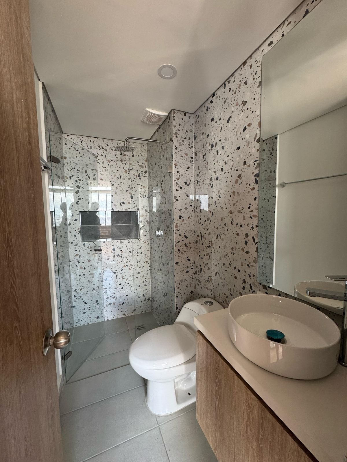 th.outside1200x1200.6a5e38c0404d1_infocdn__tuudblkz5p5f3qv7w9py0d7yms7bgt2x5qgkzbn0jpg Apartamento en Arriendo en Montevideo, Bogotá