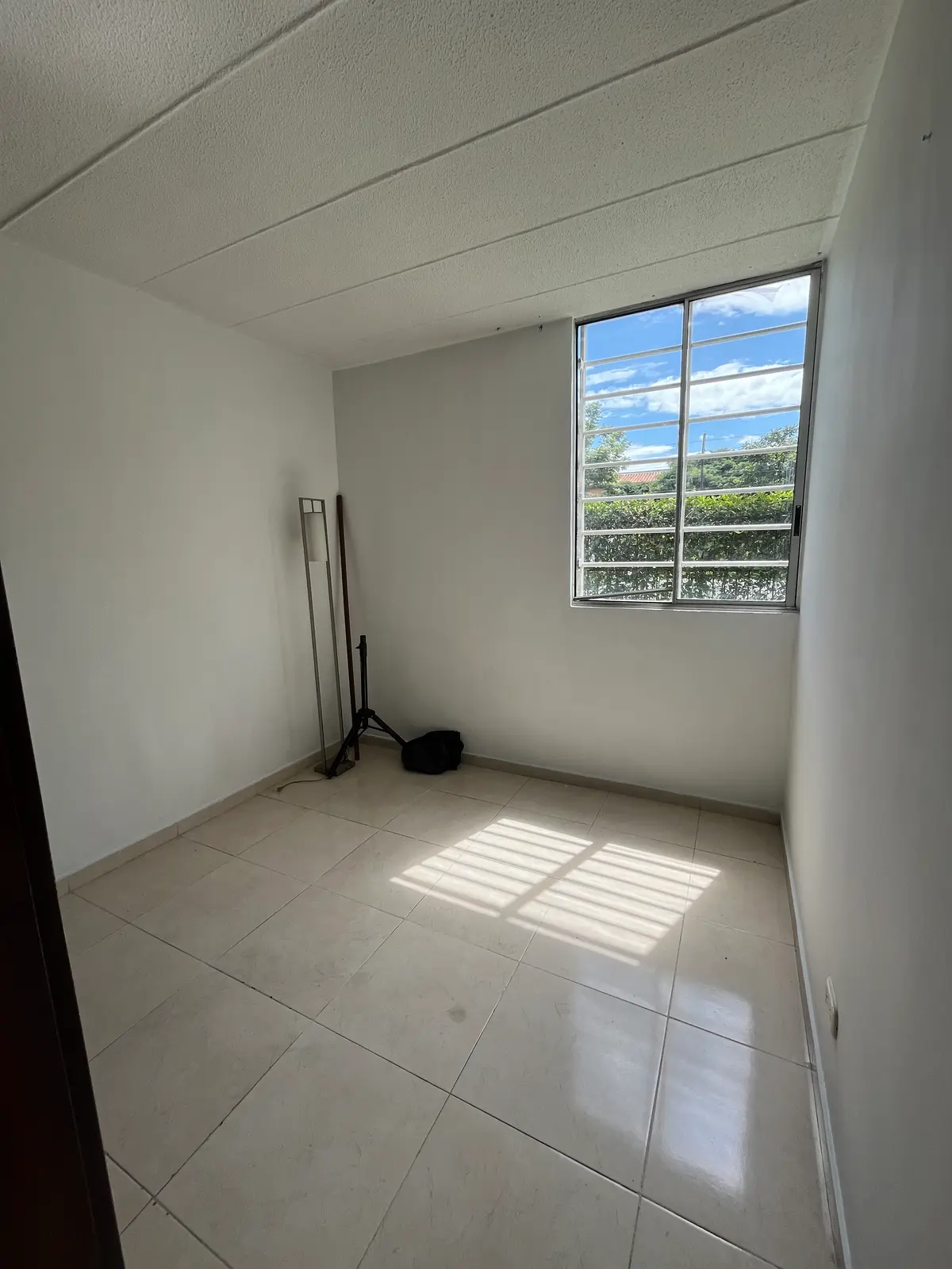 th.outside1200x1200.6a5e40bca6c10_infocdn__jiznsogsduc6xf0qhejcvytz1qtesfx8xupgg2bvjpg Apartamento en Arriendo en Valle del Lili, Cali