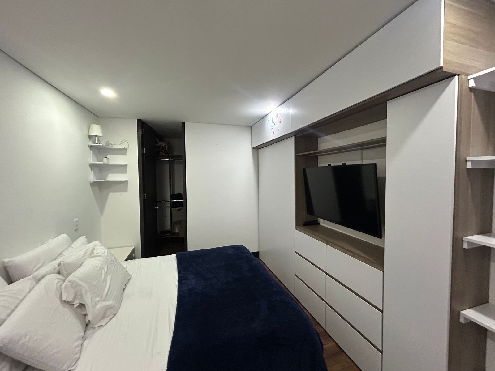 th.outside1200x1200.6a5e5baf70df3_infocdn__d55mnitsdhus1e41yybvgvn0yx2597alfyk2fbopjpg Apartamento en Arriendo en Cedritos, Bogotá
