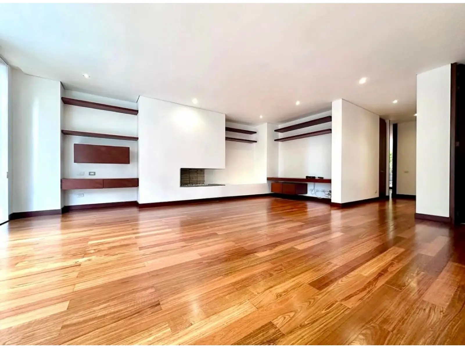 th.outside1200x1200.6a5e7176af951_infocdn__gr-arriendo-apartamento-con-terra-1784573509-4104-3964jpeg Apartamento en Arriendo en El refugio, Bogotá