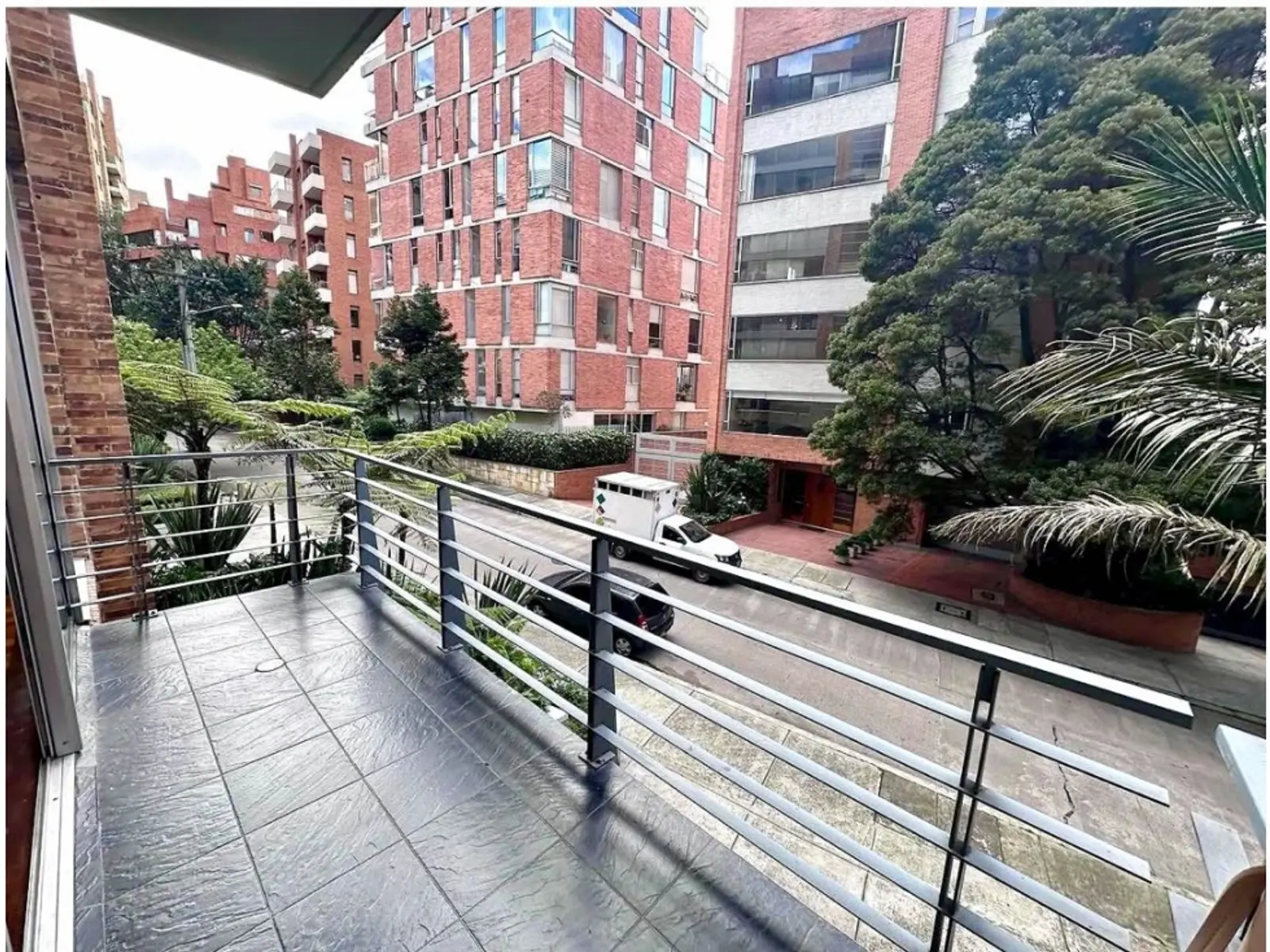 th.outside1200x1200.6a5e71794d0b8_infocdn__gr-arriendo-apartamento-con-terra-1784573536-7588-521jpeg Apartamento en Arriendo en El refugio, Bogotá