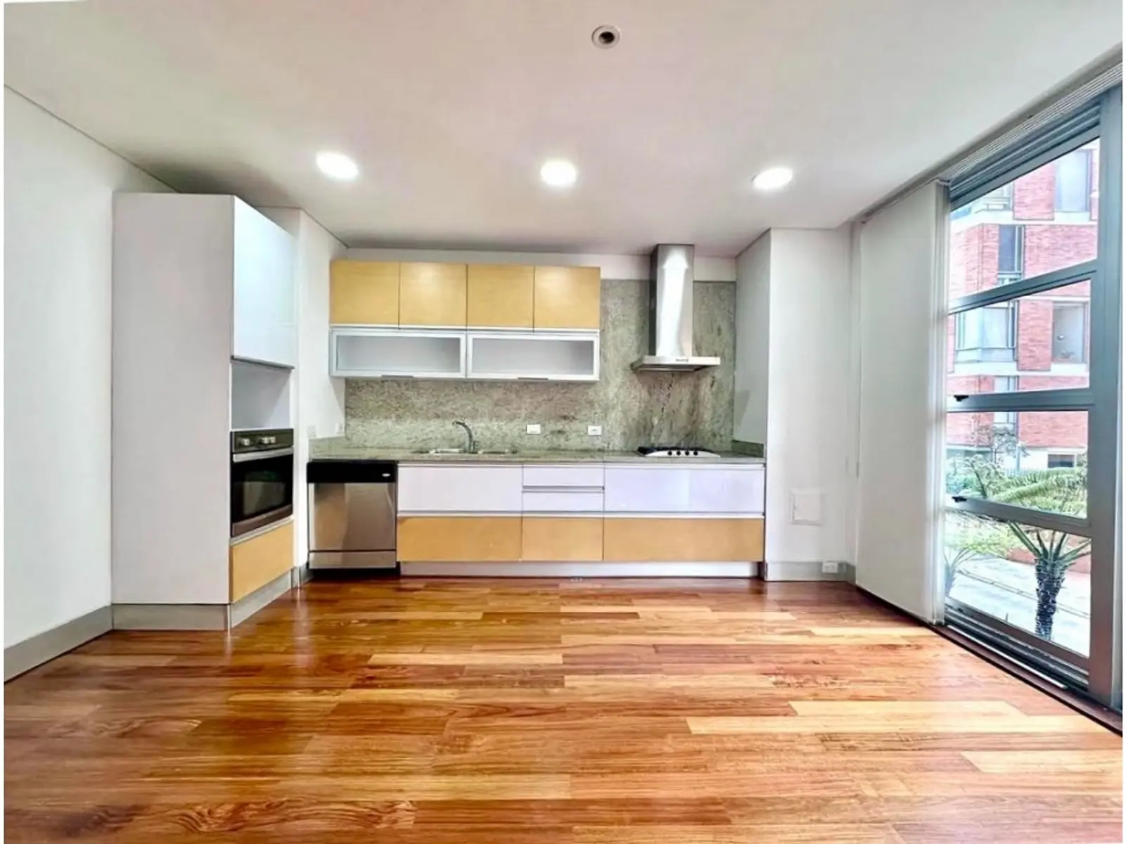 th.outside1200x1200.6a5e717bbd01d_infocdn__gr-arriendo-apartamento-con-terra-1784573586-66-1151jpeg Apartamento en Arriendo en El refugio, Bogotá